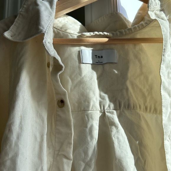 Aritzia TNA corduroy oversized button up - Picture 4 of 5